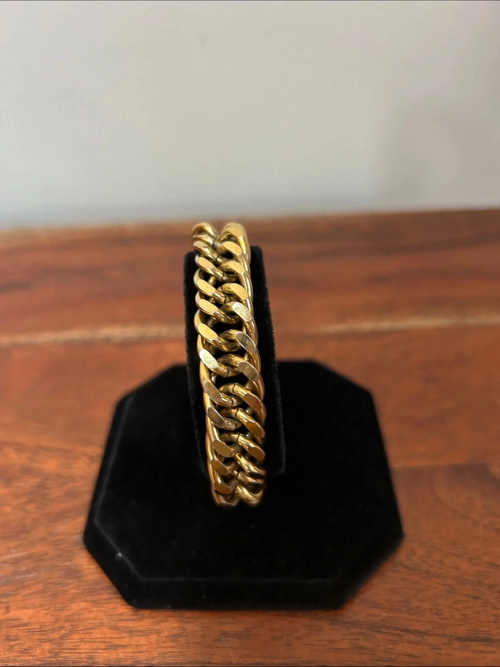 Gold Tone Chunky Curb Chain Bracelet – 38.77g Costume Jewelry not solid gold